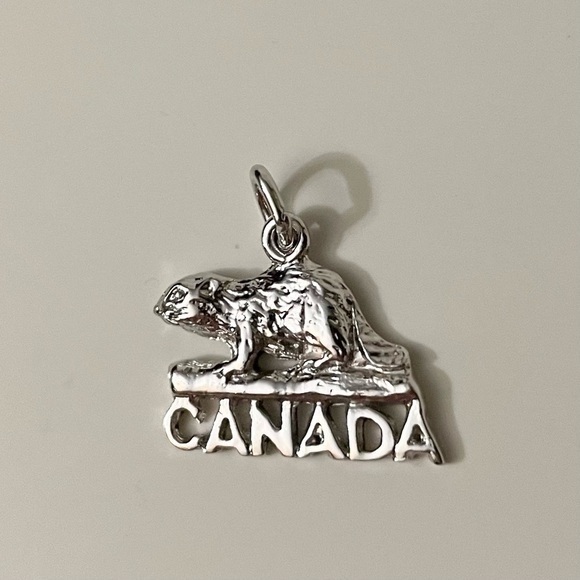 Vintage Sterling Silver Beaver Charm Pendant - Picture 6 of 6